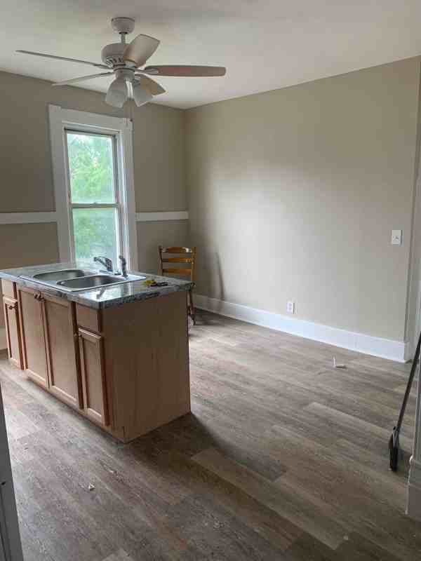 618 Park Ave - Photo 2 of 4