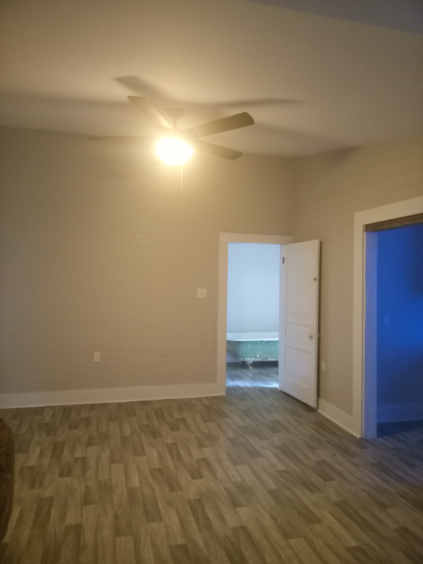 311 S Pierce St #C - Photo 5 of 11