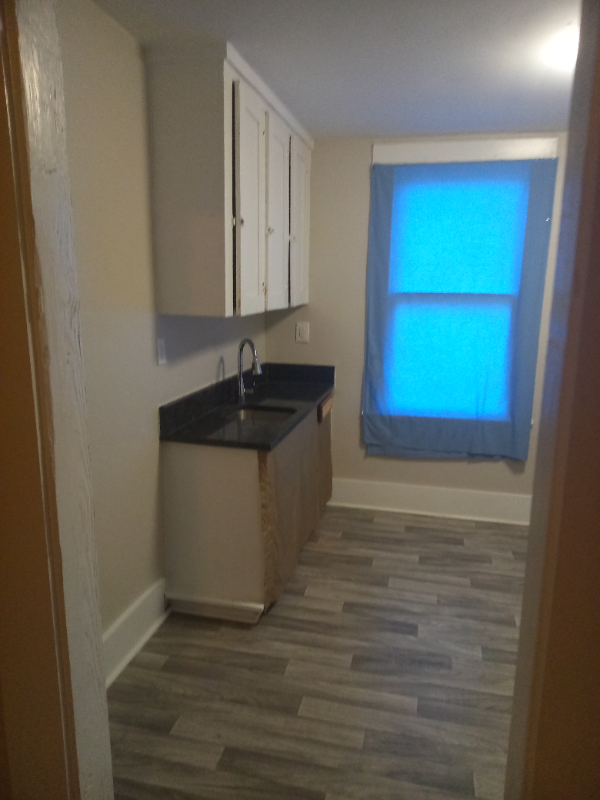 311 S Pierce St #C - Photo 6 of 11