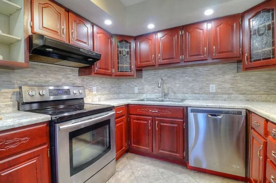 502 E Harding Dr - Photo 4 of 12