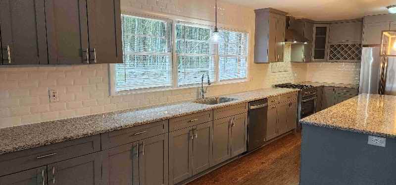 4605 Blanton Rd - Photo 4 of 18