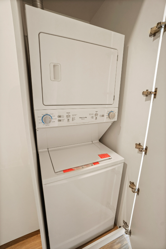 815 N Wells St - Photo 2 of 9