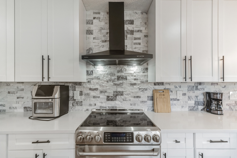 4614 Pinewood Ave - Photo 4 of 14