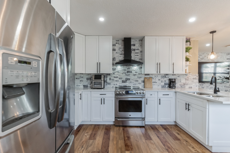 4614 Pinewood Ave - Photo 7 of 14