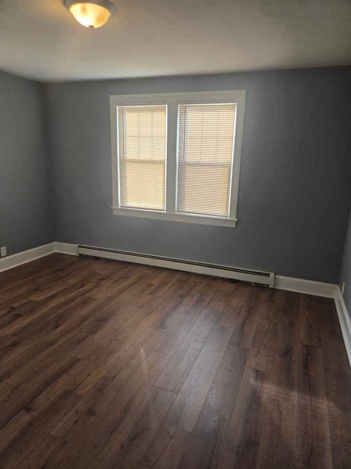 565 E Elm St #1 - Photo 7 of 9