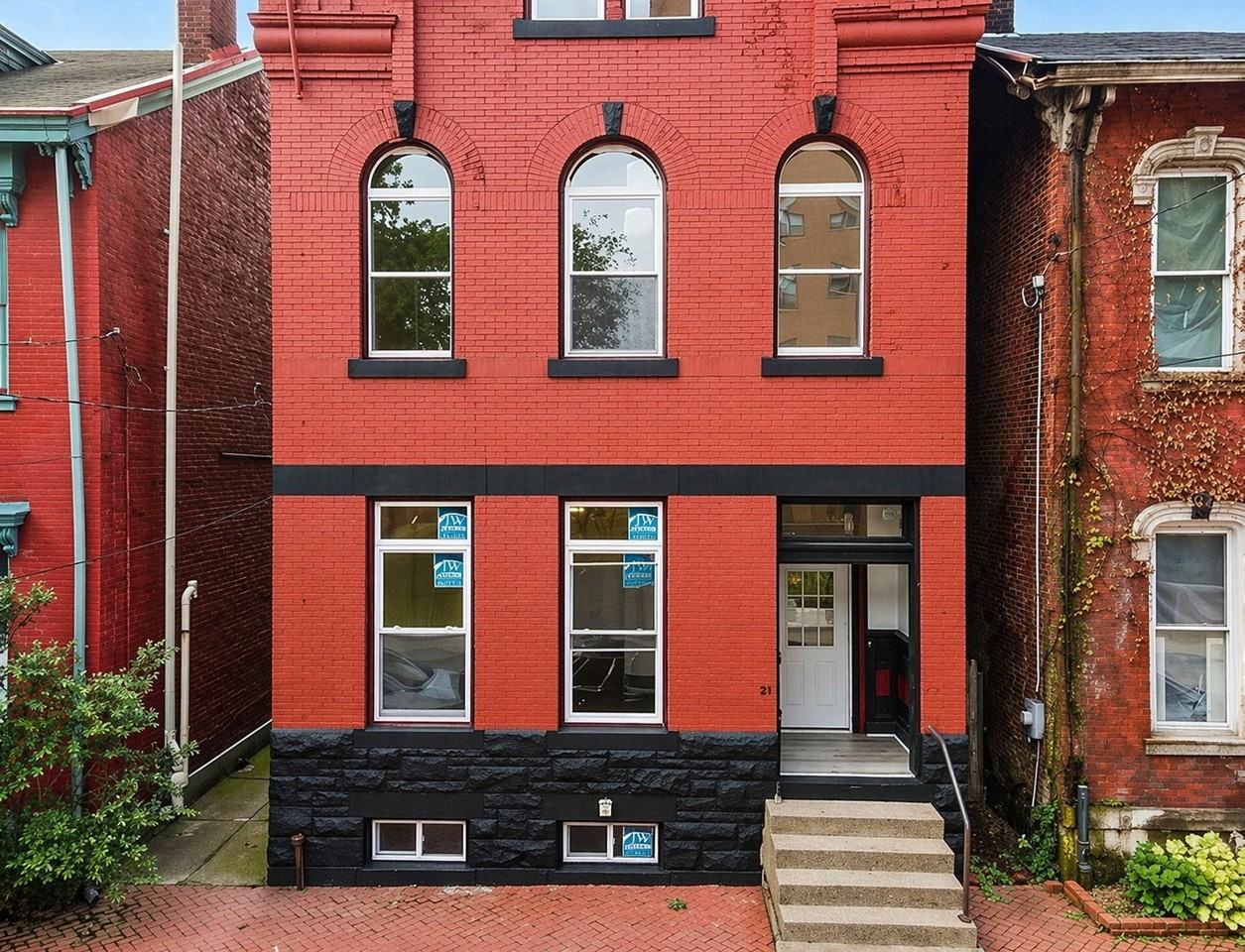 1005 Sheffield St