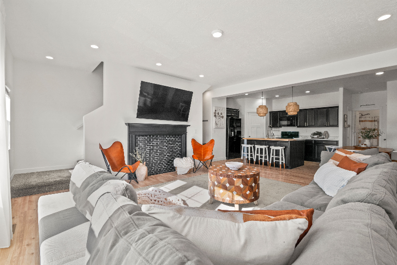 309 Northeast - Photo 5 of 7