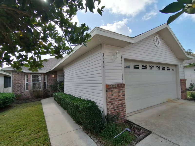 4847 Nw 78th Rd - Photo 2 of 35