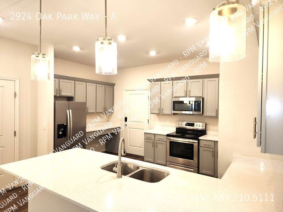 2924 Oak Park Way #A - Photo 2 of 21