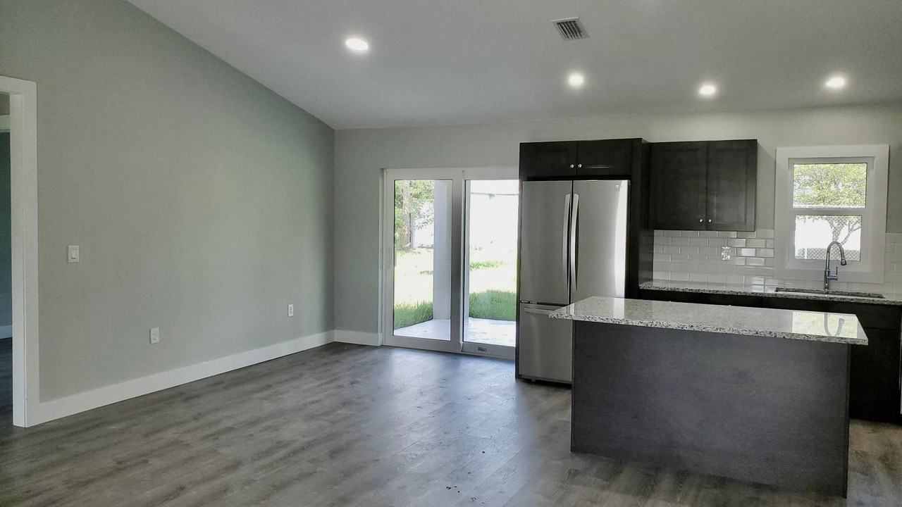 2940 Sarletto St - Photo 3 of 13