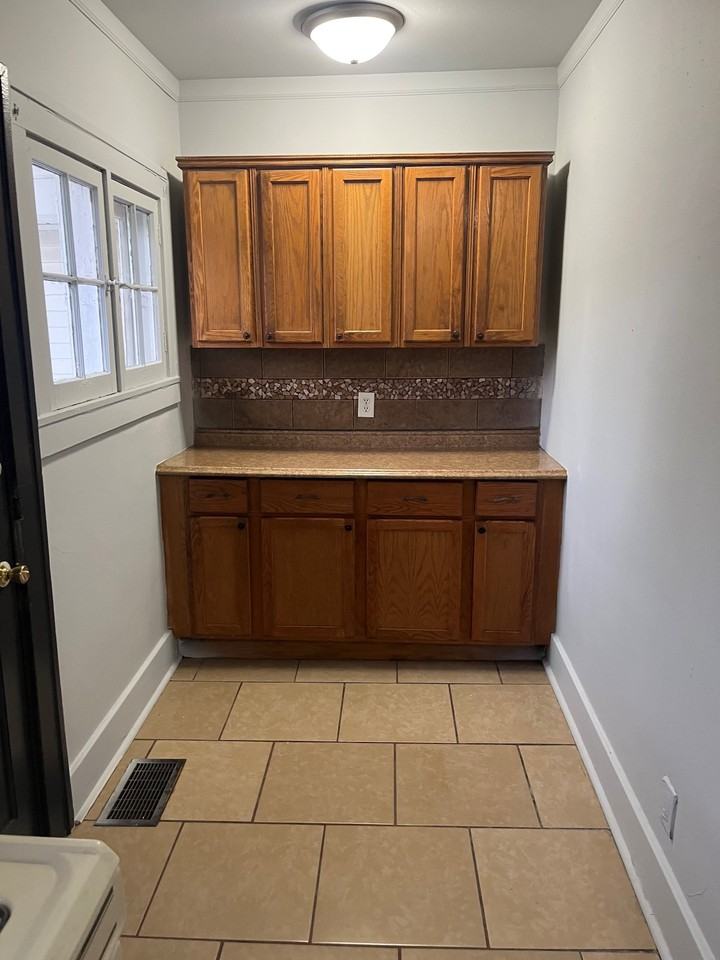 201 E Conron Ave #E - Photo 2 of 18