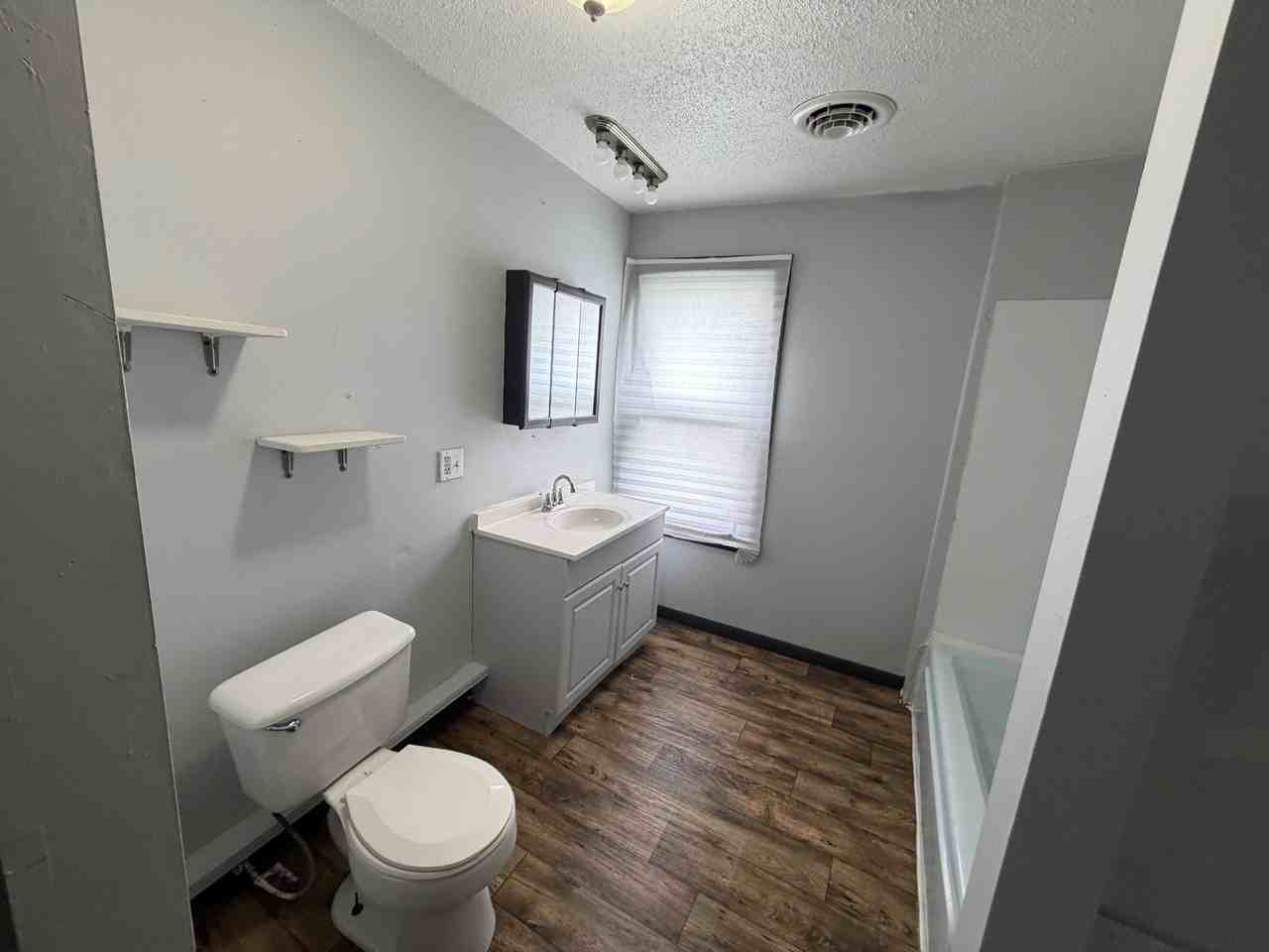 707 Lawndale Ave - Photo 4 of 12