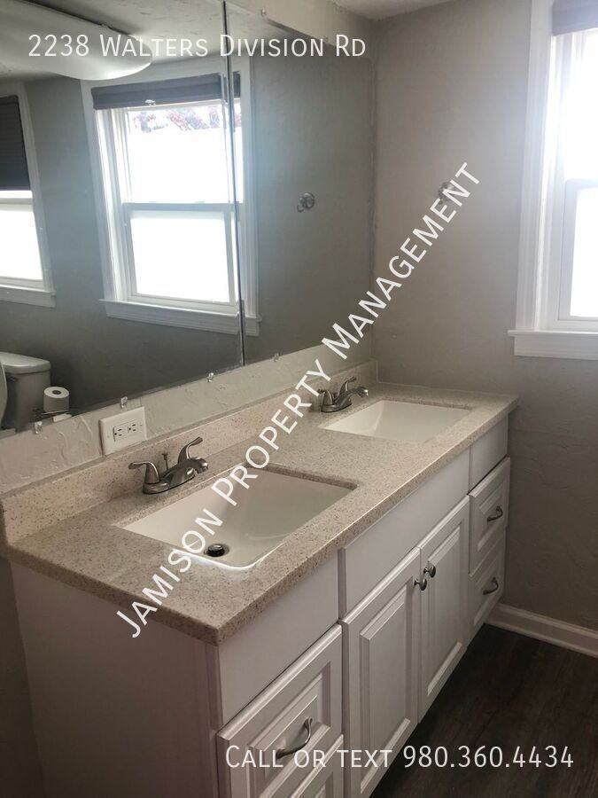 2238 Walters Division Rd - Photo 5 of 34