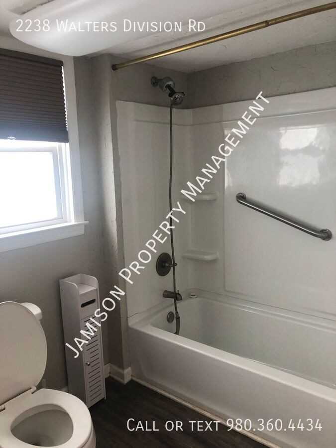 2238 Walters Division Rd - Photo 6 of 34