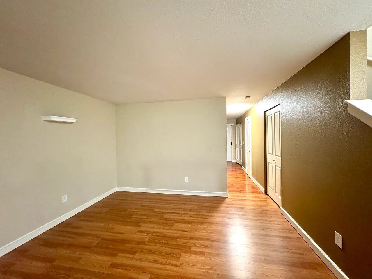 412 Center Rd #D6 - Photo 3 of 14