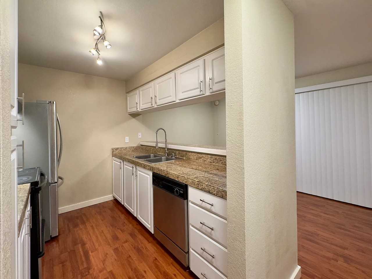 412 Center Rd #D6 - Photo 5 of 14