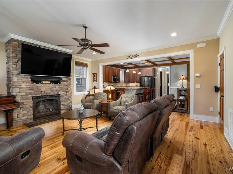 5428 Anna Ln - Photo 3 of 20