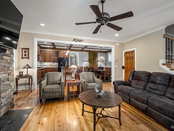 5428 Anna Ln - Photo 4 of 20