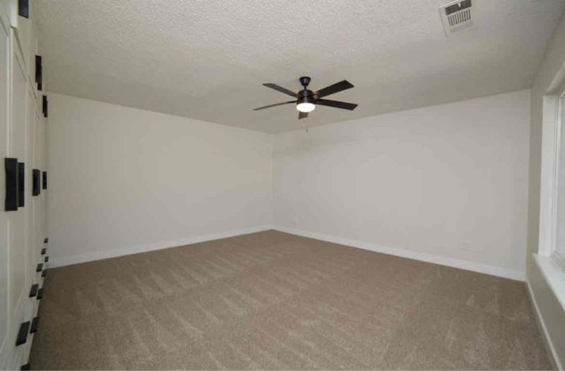 841 N Fine Ave - Photo 7 of 11