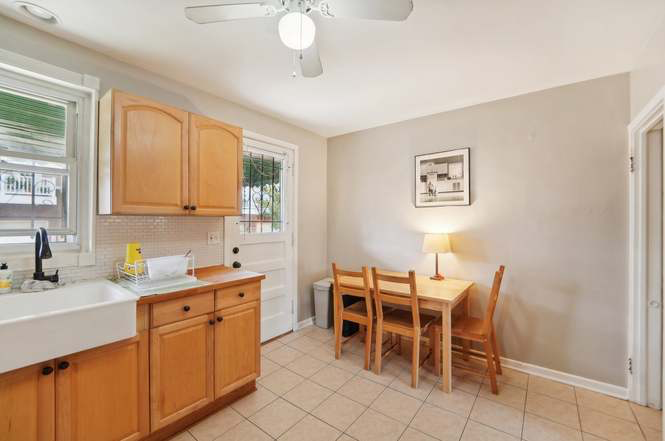 1217 W 37th St - Photo 6 of 16