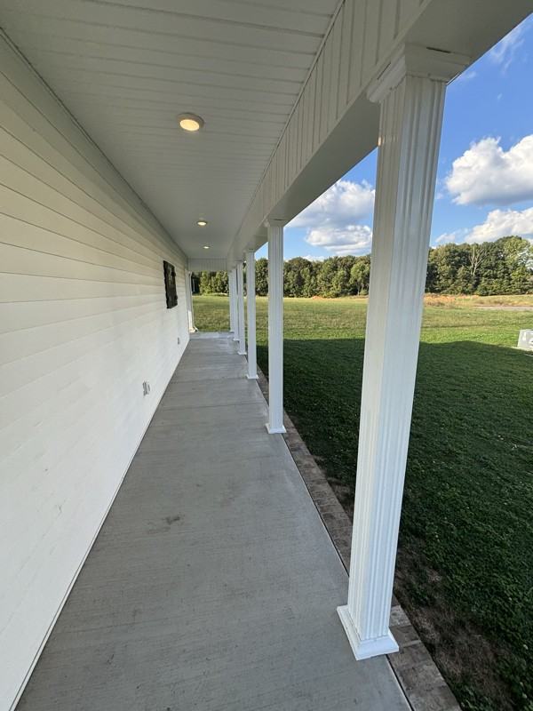 203 Cherokee Dr - Photo 2 of 11