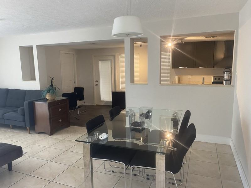 907 Fruitland Ave - Photo 3 of 10