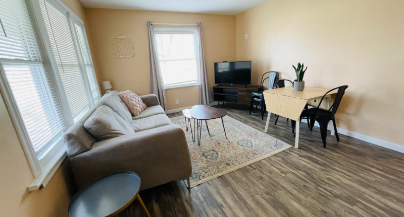 526 Carolyn Ave - Photo 4 of 6