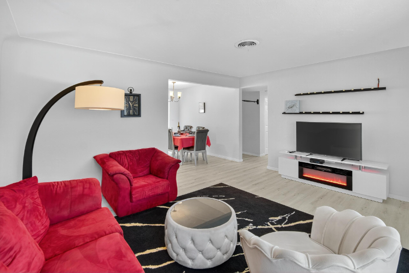 6945 11th Ave N - Photo 6 of 35