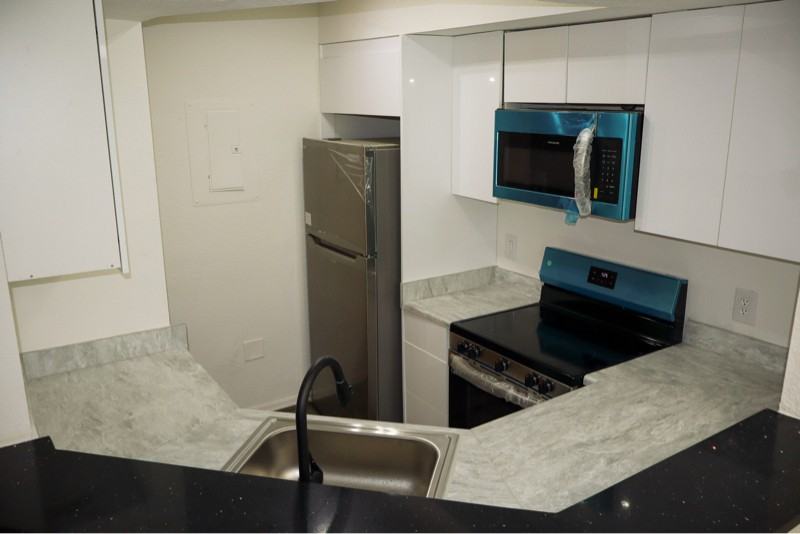 711 Sw 148th Ave #412 - Photo 6 of 30