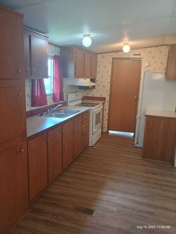 99 Sowell Ave - Photo 2 of 7