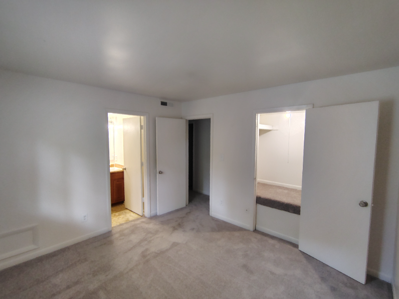 600 Reusens Rd #J109 - Photo 4 of 10