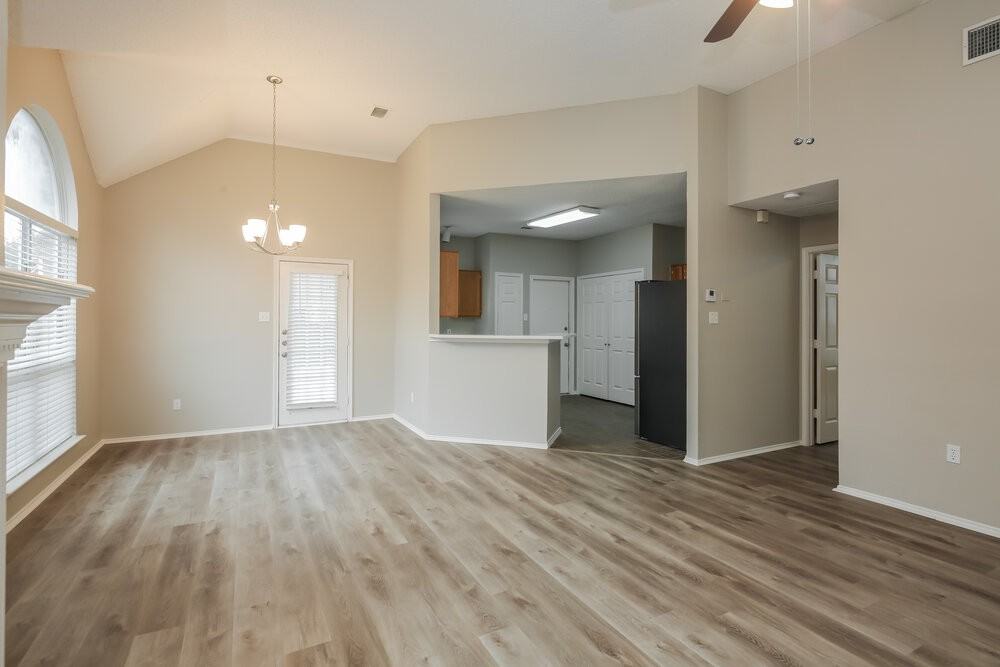 2124 Creek Royal Dr - Photo 6 of 16