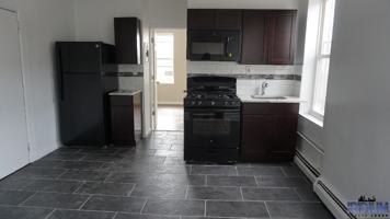 featured image of 447 N 5th St #3D