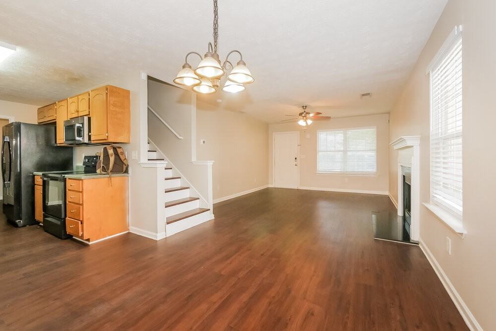 1002 Allegiance Dr - Photo 7 of 17