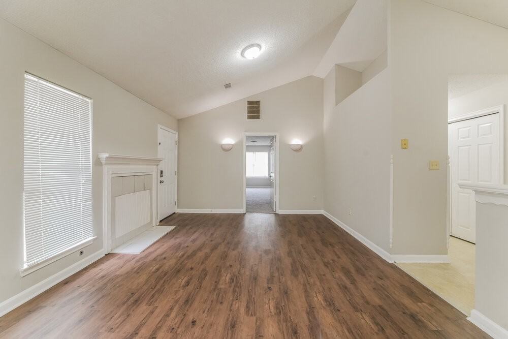 1464 Cain Ct N - Photo 4 of 19