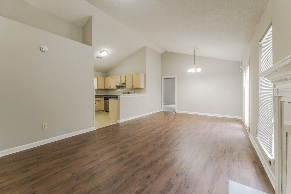 1464 Cain Ct N - Photo 5 of 19