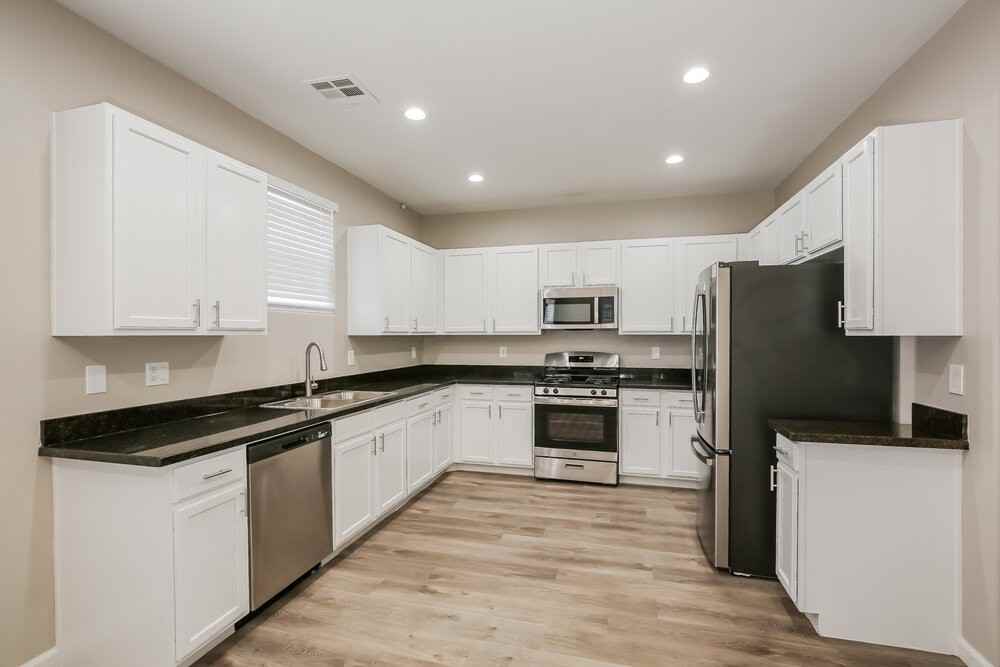 4237 Telstar Ct - Photo 7 of 21