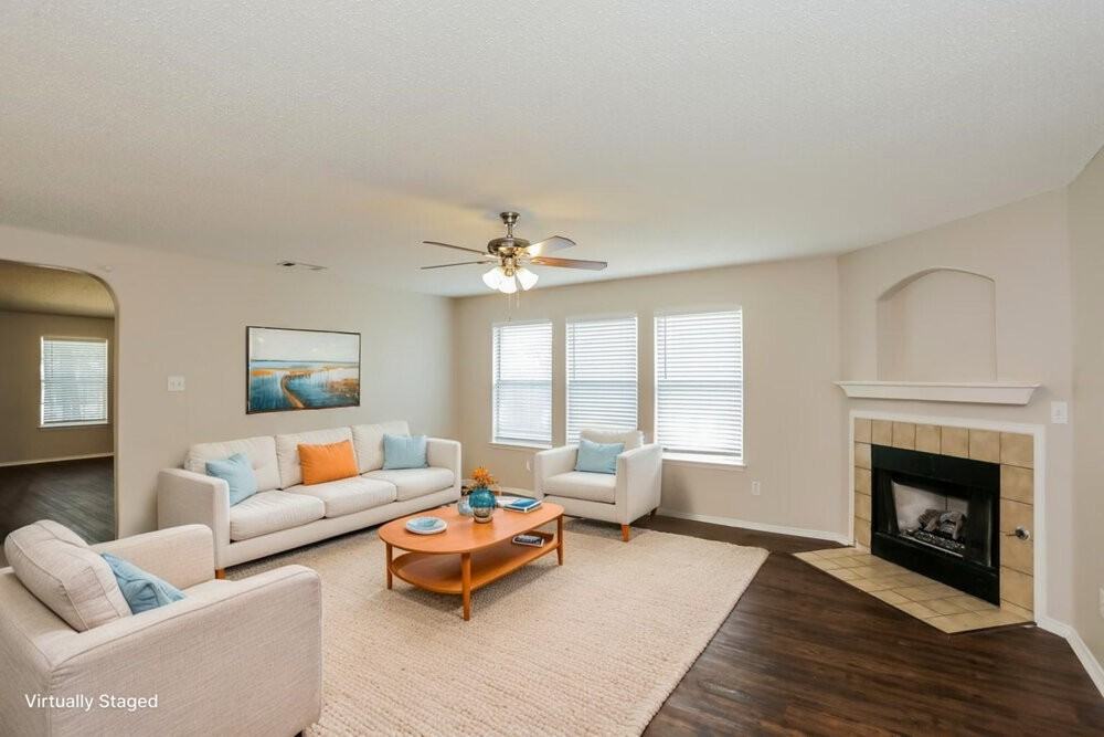 612 Grove Mnr - Photo 3 of 19
