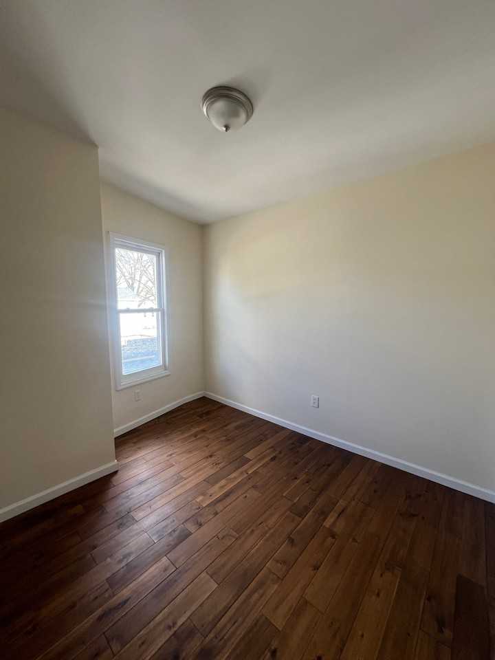 820 S 15th St #3R - Photo 6 of 7
