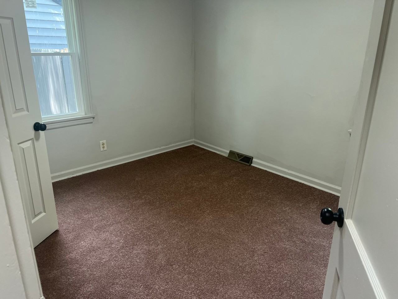 1723 Glenview Pl - Photo 7 of 11