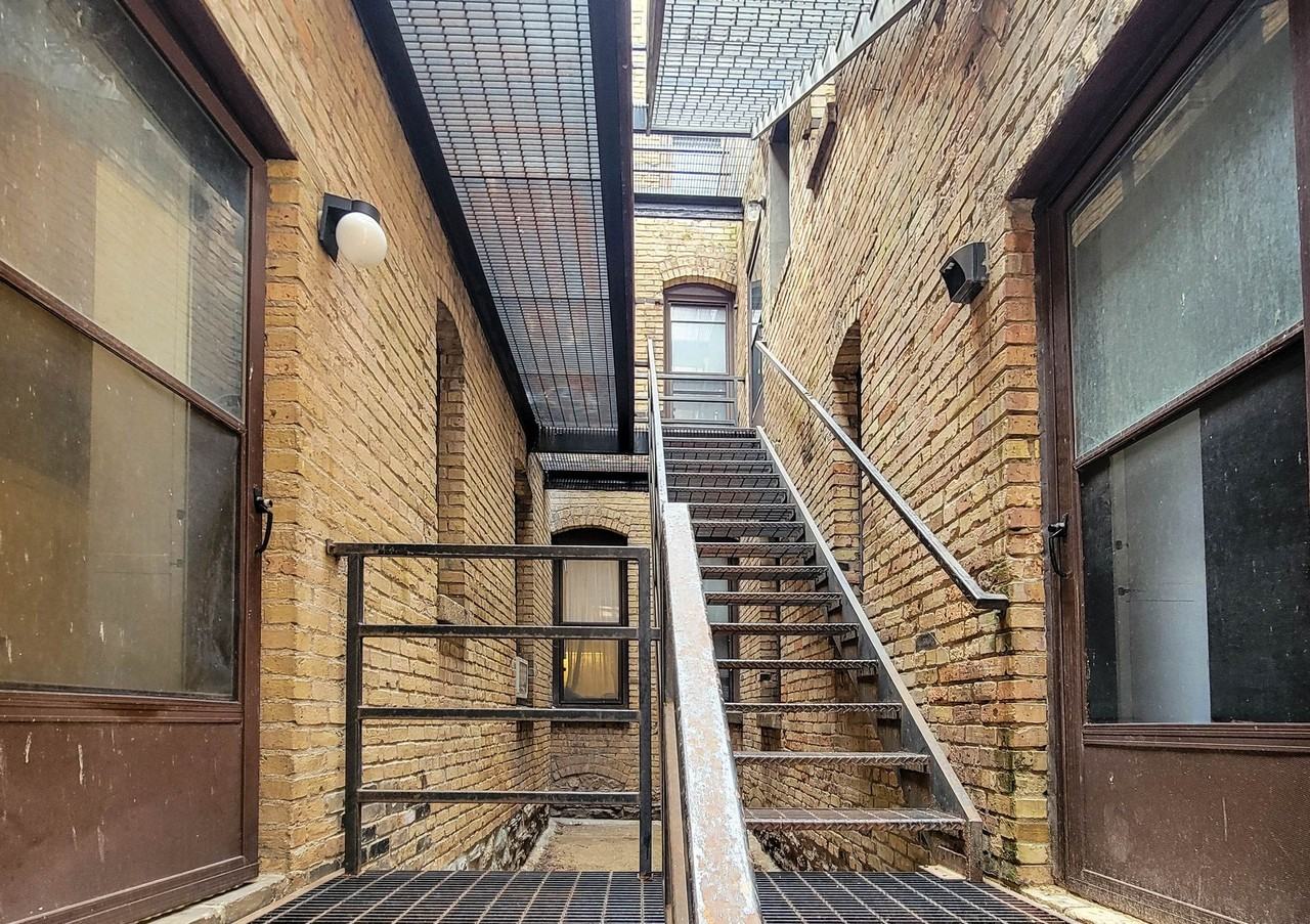 Modern Elliot Park Living - Photo 4 of 19