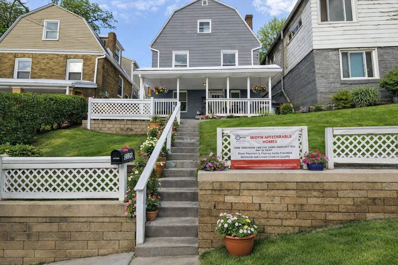 2323 Patterson Ave - Photo 2 of 7