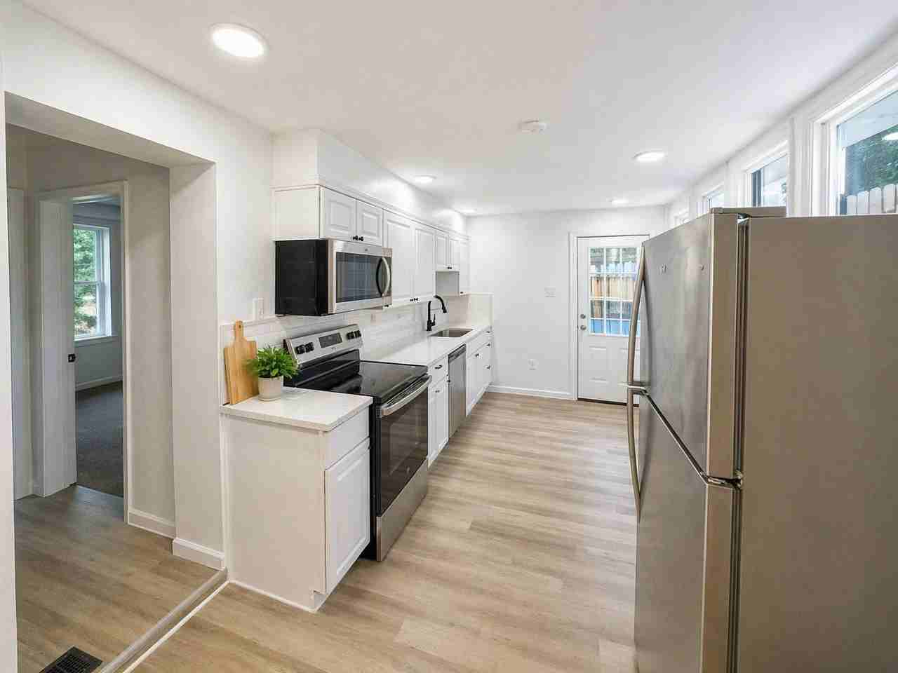 2323 Patterson Ave - Photo 5 of 7