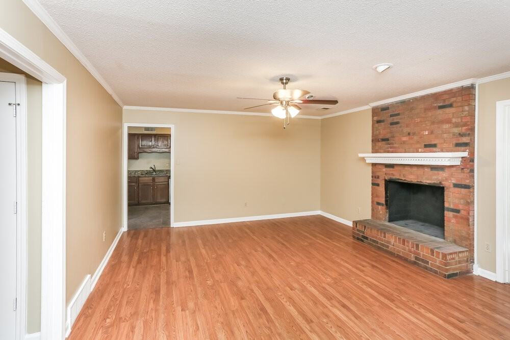 8123 Cairn Dr - Photo 5 of 19