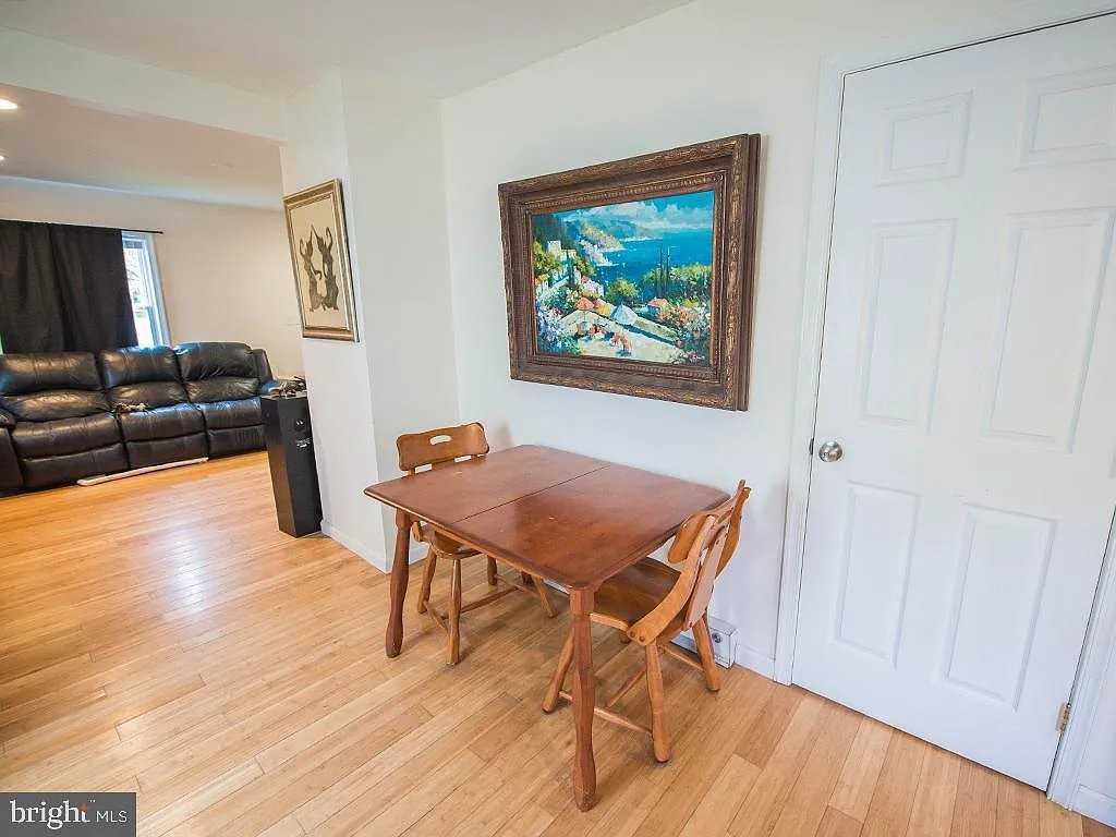 604 Liberty St - Photo 3 of 15