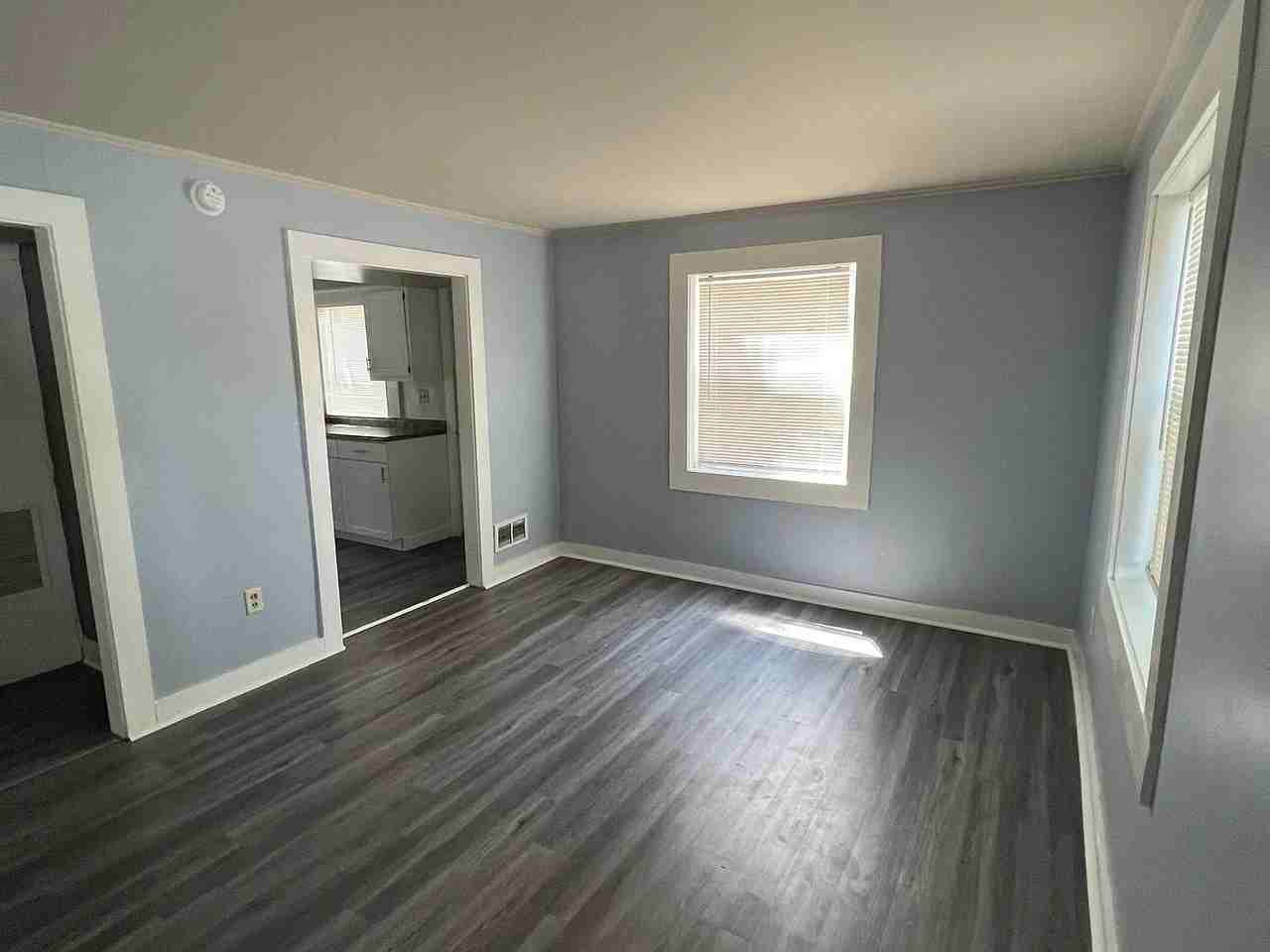 306 Carrollton Ave - Photo 4 of 16