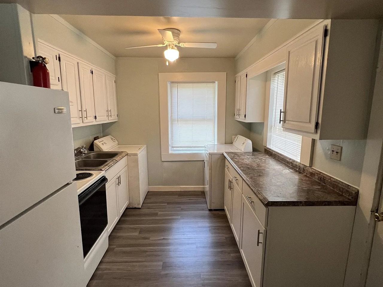 306 Carrollton Ave - Photo 5 of 16