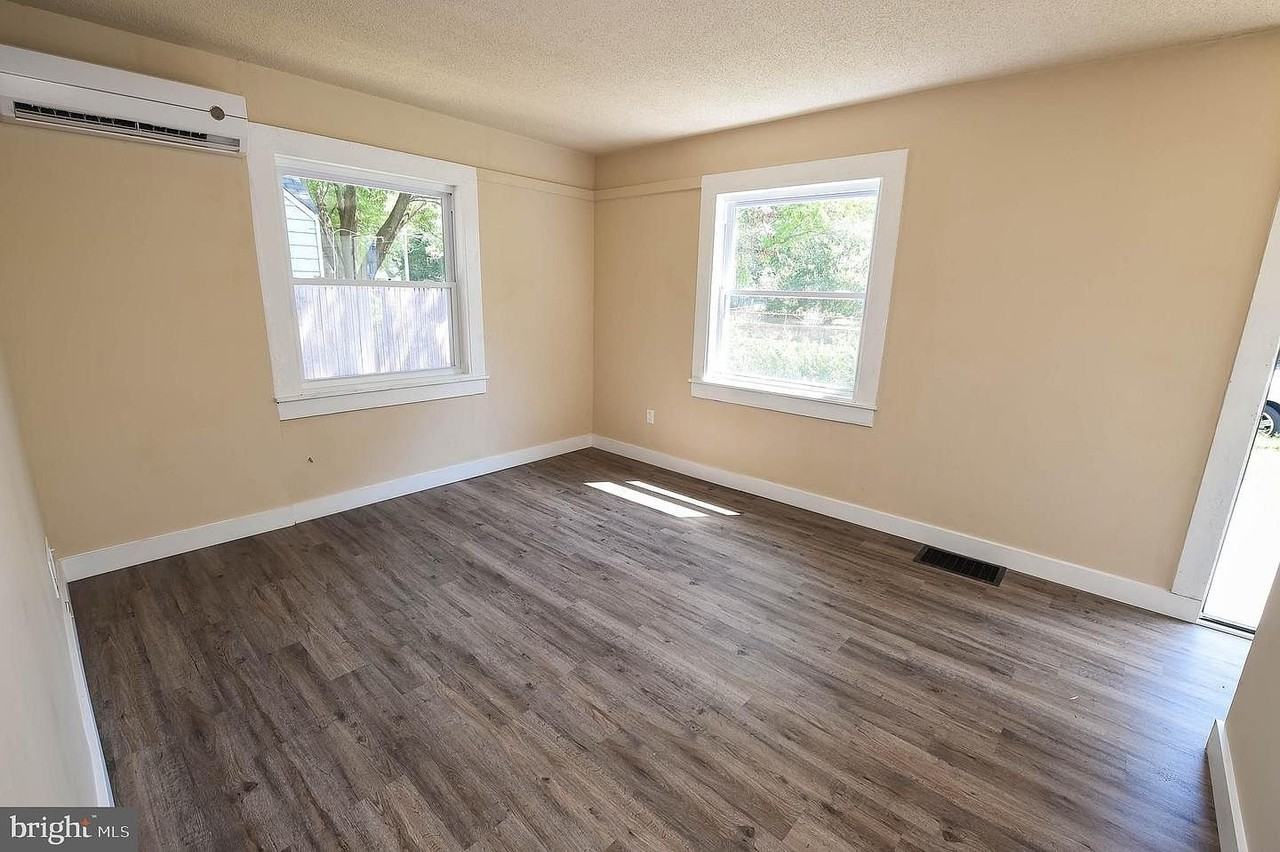 1014 Cecil St - Photo 5 of 17