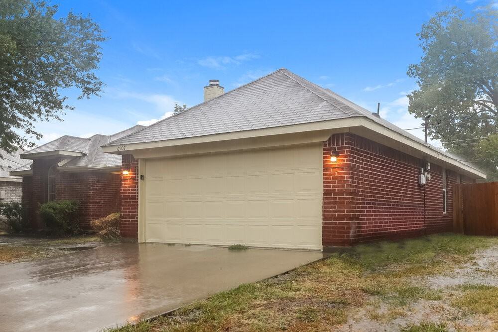 6507 Stetter Dr - Photo 3 of 16