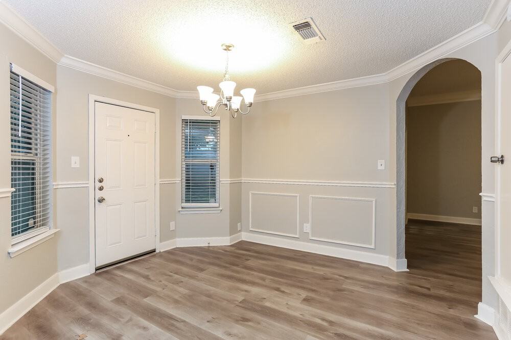 6507 Stetter Dr - Photo 6 of 16